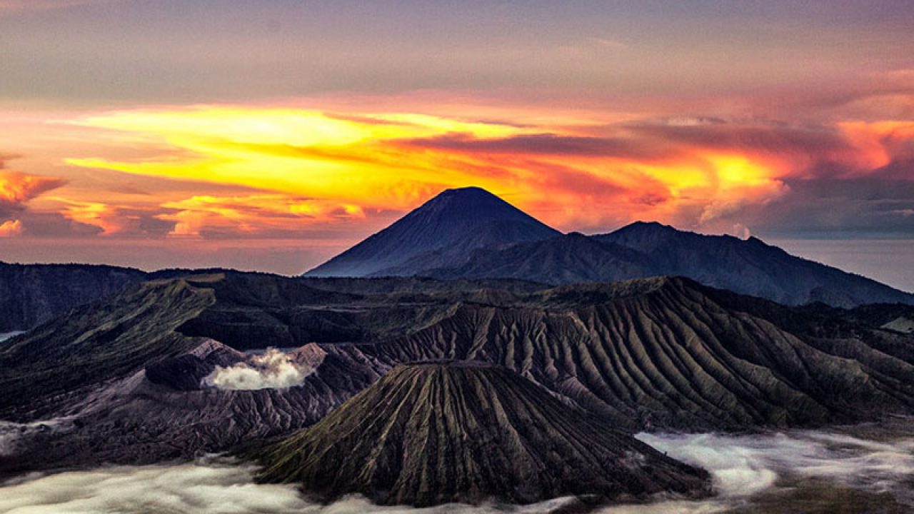 6 Gunung Di Indonesia Dengan Keindahan Alam Yang Menakjubkan